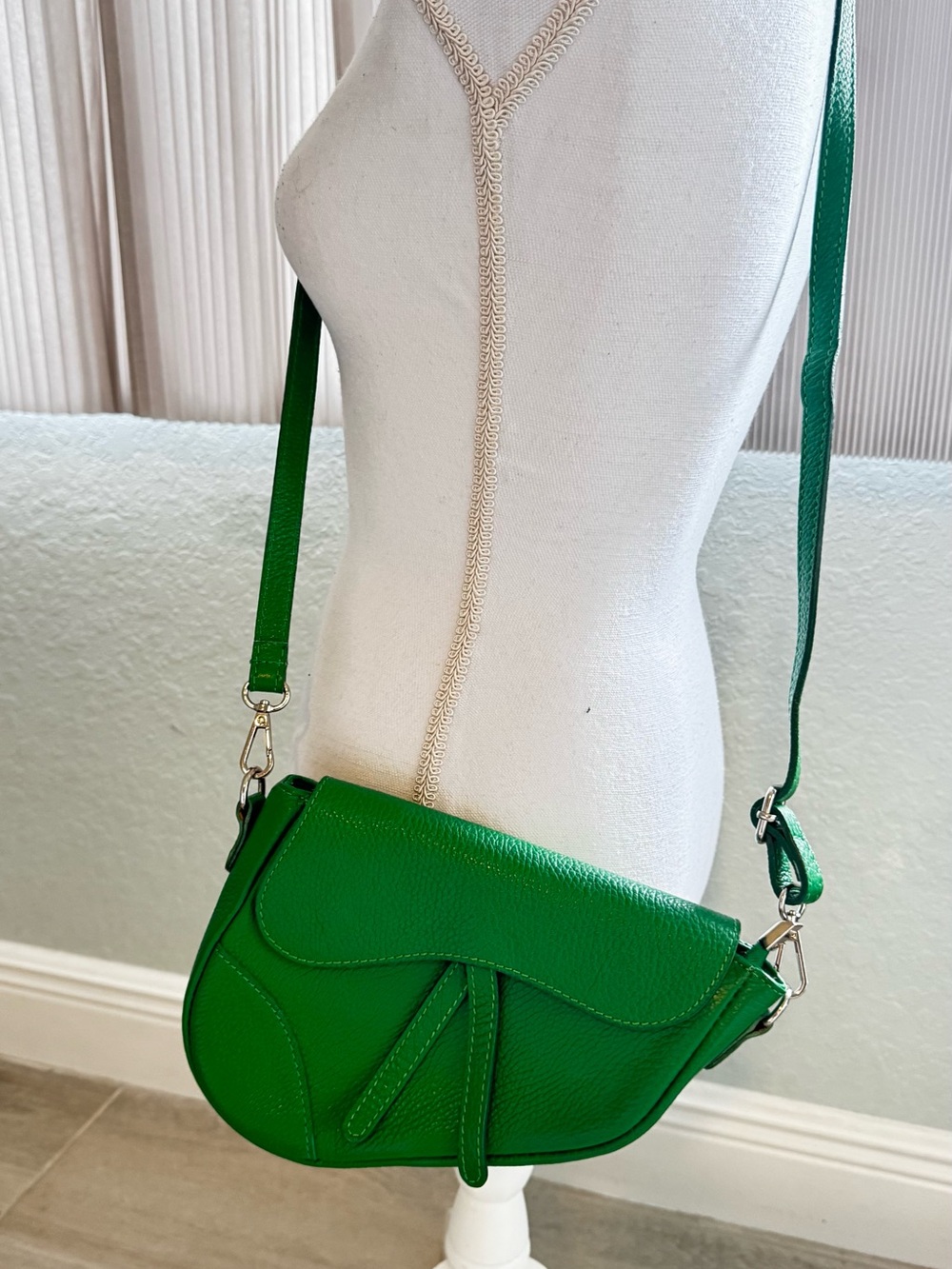Made in Italy Kelly Green Genuine Leather Saddle Crossbody Bag